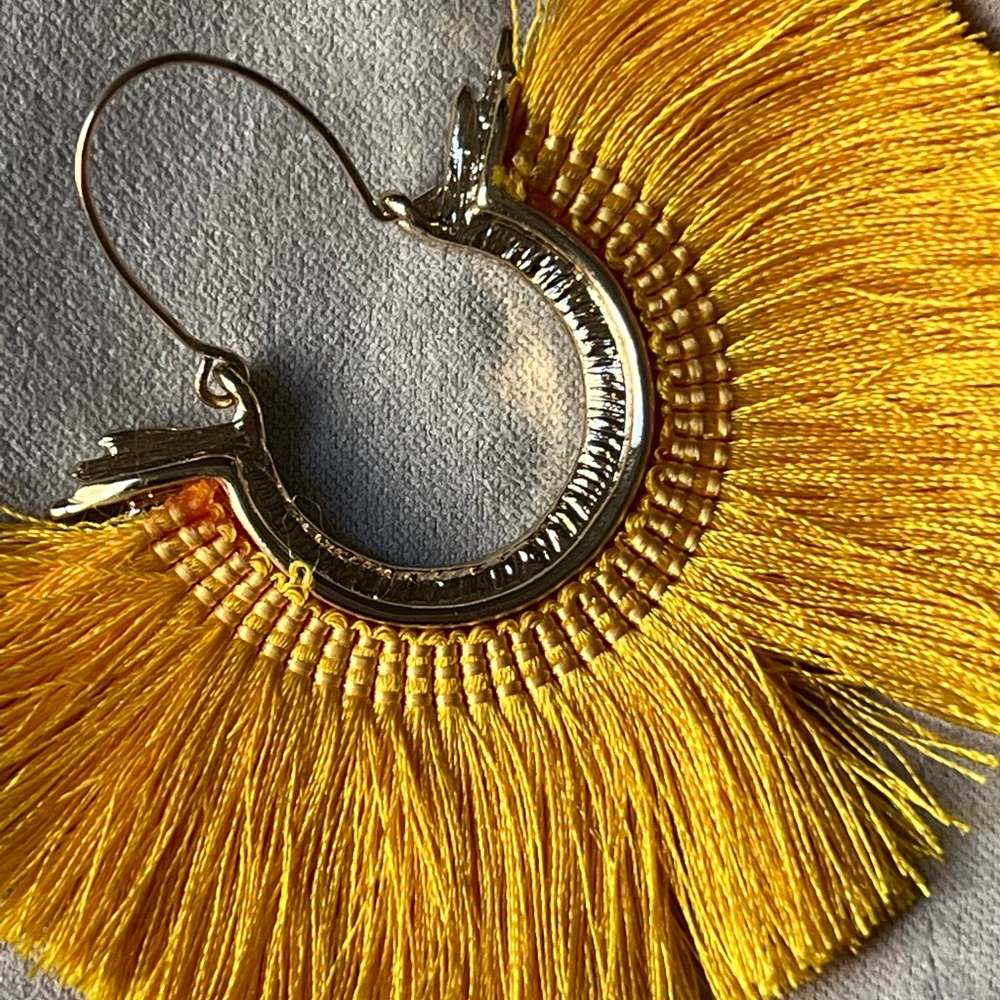 Yellow statement earrings - Picture 3 of 7
